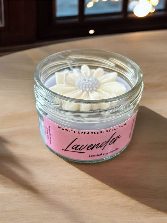 Daisy jar candle